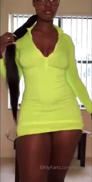 Teresa Lavae shaking her booty