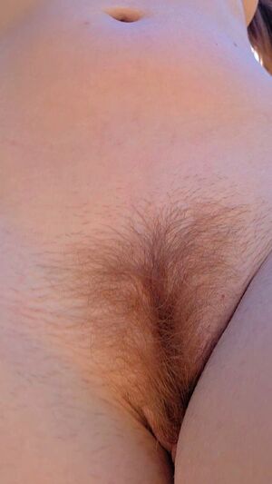 Girls Peeing/Pissing💦 Amateur Hairy Pussy Pee