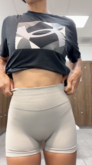 Camel Toe Fat Pussy Gym MILF