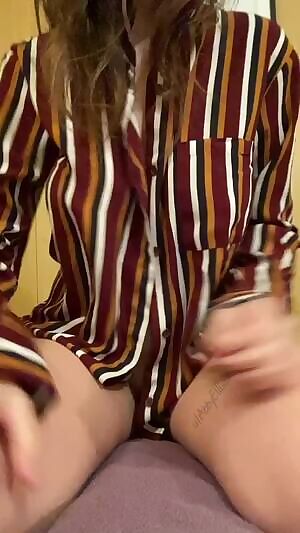 What a revealing blouse 😇