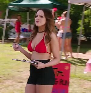 Liz Gillies as camp cumdumpster