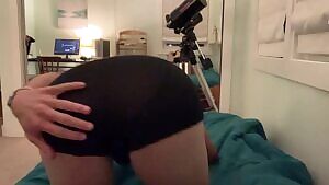 im back to take off my shorts! ❤️