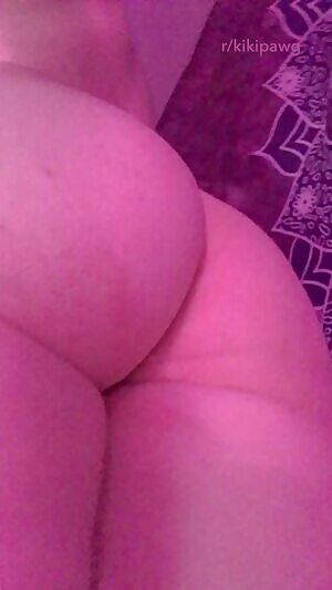 When the booty is legit, it tends to jiggle a bit.