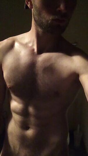 How’s your weekend sexy? Wanna chat with a muscular, hung jock?