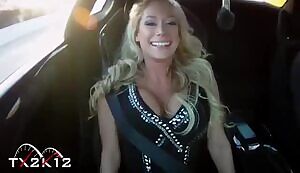 Love chatting with other sissies, femboys, etc. 😘 Kik: rainbowfite