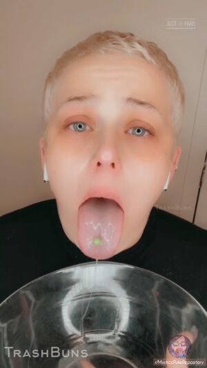 Puke Deepthroating Deepthroat Extreme Finger in Mouth