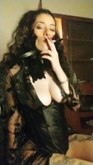 Smoking Blowjob Brunette Goddess