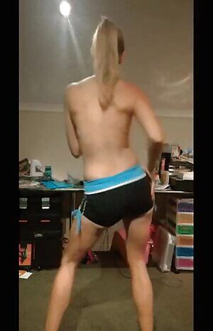 Probably amateur but anyone know if there is more to this clip or other clips of her?