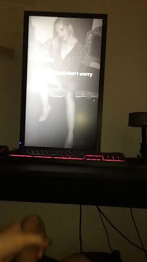 love wanking over ena's long legs