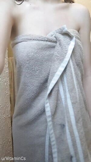 Tied this towel a little too tight, watch me loosen it up (;