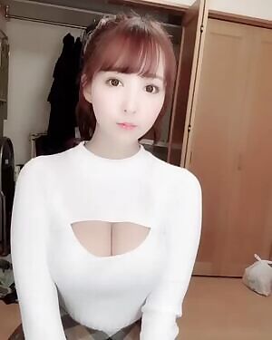 Yua Mikami cleavage 😍🤤