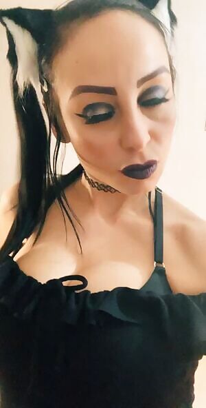 Do you like my outfit?