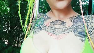 It is Wednesday, my pervs.    I have a plug in rn and I'd love to tease you. 😈