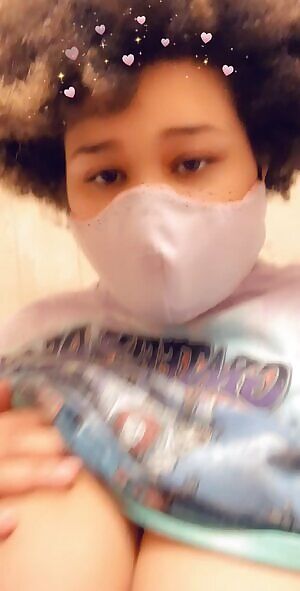 Had to show off my face mask, 😇😇