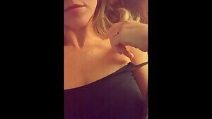 This SEXY MILF wants nothing more than to cum tonight ! Let’s get kinky on ...I can do a dirty custom OR check out my new **SALES**👇🏻 on my and SPECIAL cock s!!💦💦😋