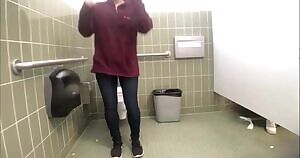 I actually left lecture to film this 😆That's right I'm a college slut