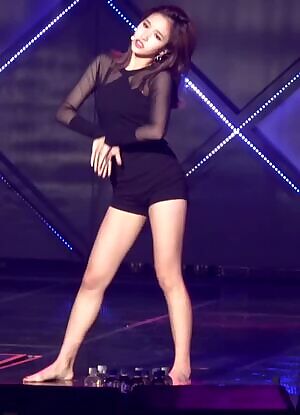 Twice - Mina & Momo from 160806