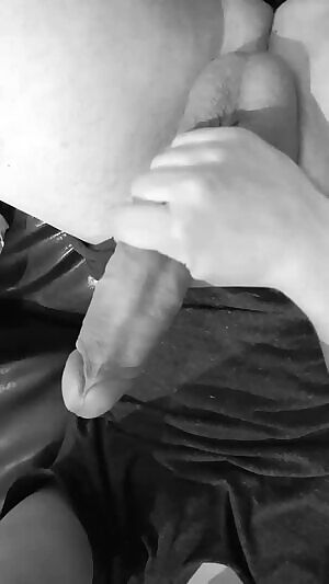 Stroking for you all, filthy pms are always welcome ;)