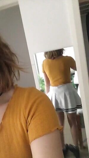 Cute little butt jiggle 🍑