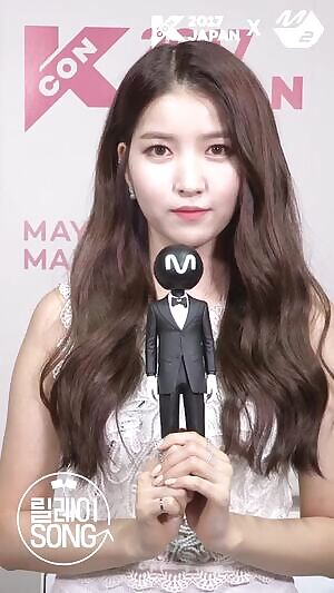 gfriend - up-close eye contact