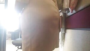 Who wants to help me pick my wedgie at my desk lol