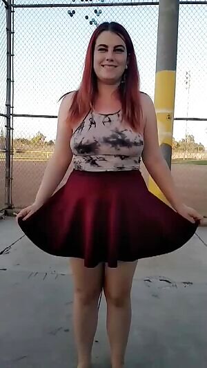 Super Excited To Show Off Her Butt Plug In The Park 😈