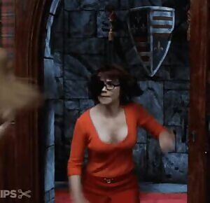 Jinkies ! Linda Cardellini as Velma could've easily captured those 