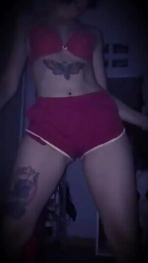 Big booty cock-starving