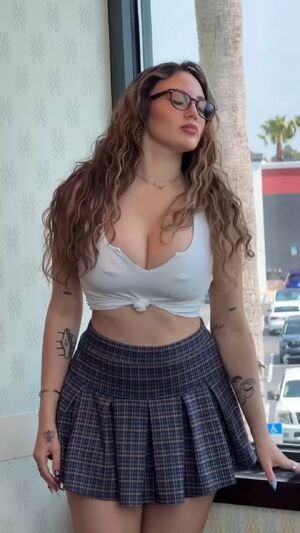 19honeysuckle Big Tits Curvy Latina Nipple Piercing