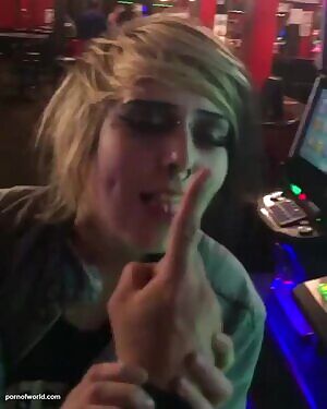 Looks like she smells but that tongue