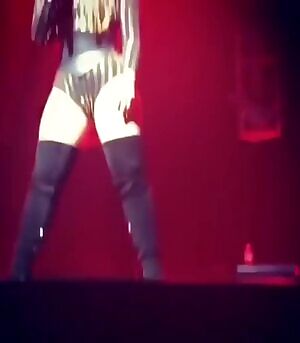 I want to fuck Demi Lovato