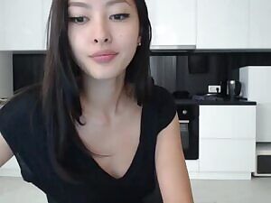 Cute Asian Girl on Cam