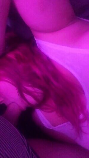 Play with my oily tits while i suck your dick 😍🙊