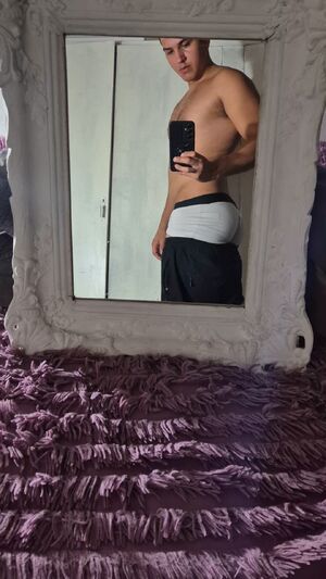 Bottoms Cumming Ass Gay
