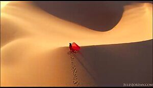 Desert Nude and Bathtub Fucking 4K Porn UltraHD 2160P