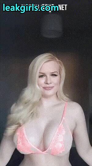 massive jugs cougar loves to play