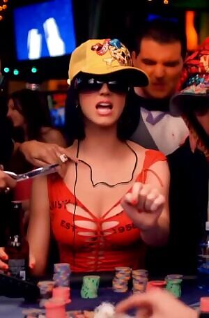 Katy Perry’s tits are unreal. Love that she is never gonna show us them.