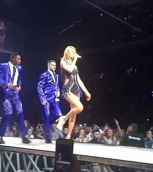 Taylor Swift showing off her riding skills with her hip movements