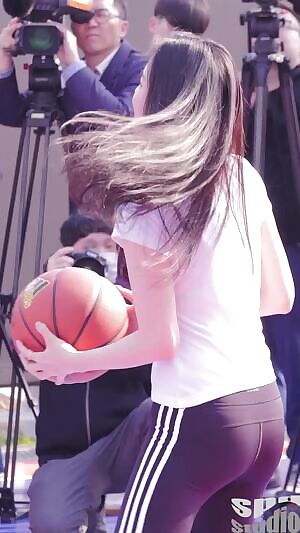 Apink - Naeun's Tight Ass in Vertical 4K