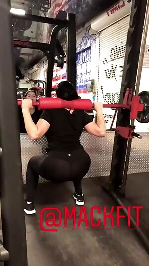 Actress Ariel Winter doing squats