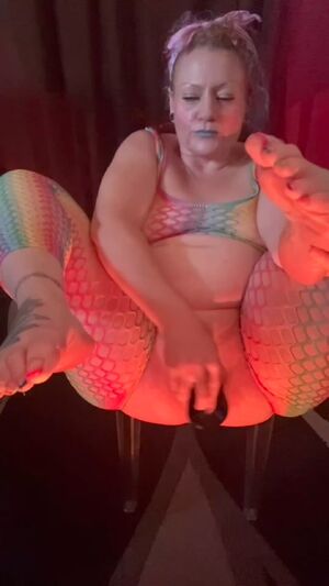 MILFs Over 30 MILF Masturbating MilkVonCakez