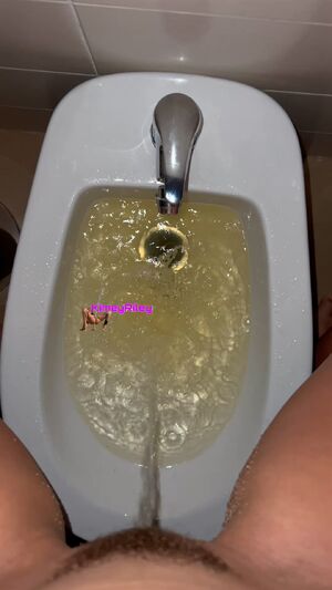 Peeing Amateur Female POV Golden Shower