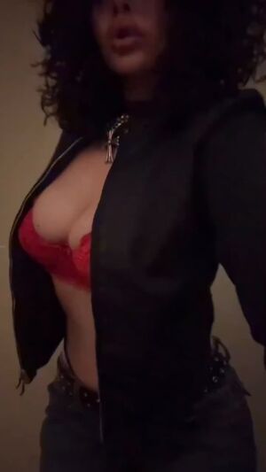 Alt Girls 19honeysuckle 24/7 Big Tits