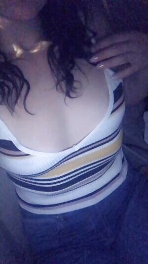 Nails, nudes, dogs and weed. all you need to know about me