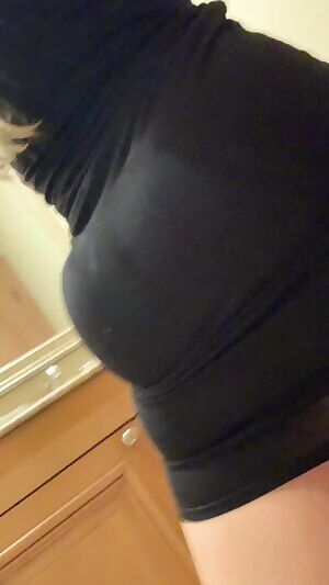 drunk af with my family but all i’m thinking about is getting that 🍆