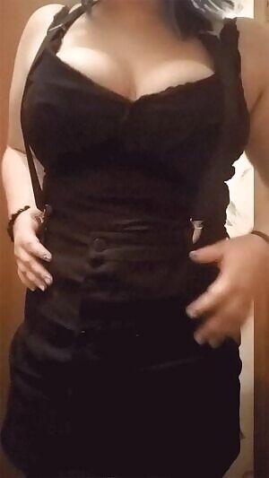 I don't it into a lot of tops, do you think I fit in here?