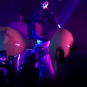 Charli XCX tweeted out this delicious video of her ass for our pleasure
