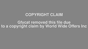 Jynx Maze has an After-Shower Anal Quickie