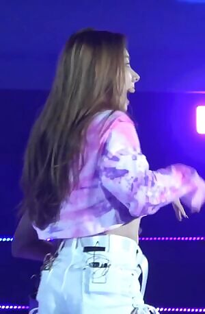 CHAERYEONG - Cheeky - with slow mo.