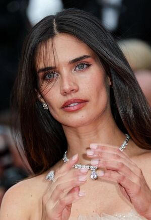 Indian Celebrity NSFW Ass Sara Sampaio